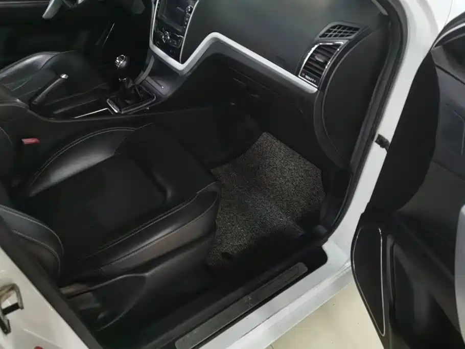 Geely Emgrand — миниатюра 8