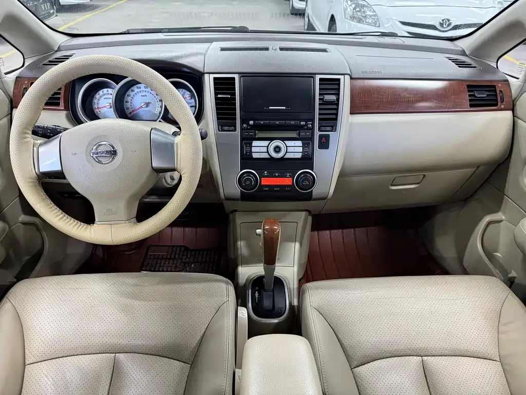 Nissan Tiida — миниатюра 11