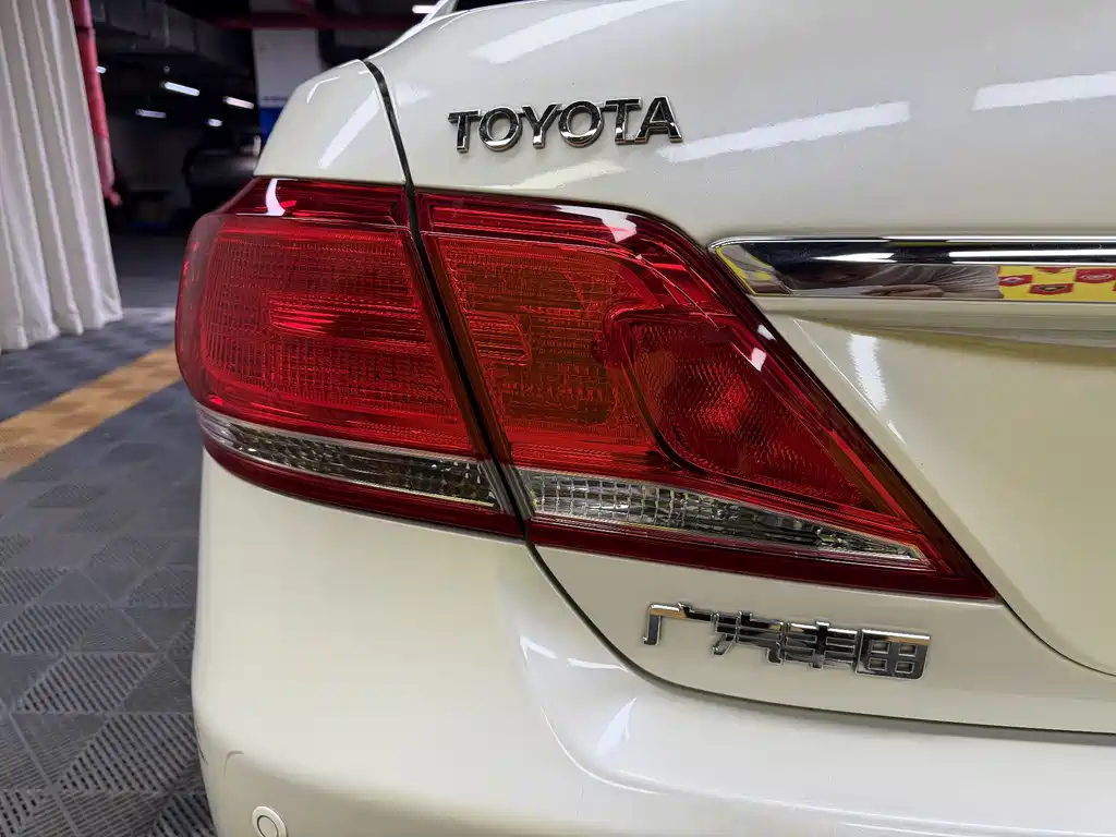 Toyota Camry — миниатюра 11