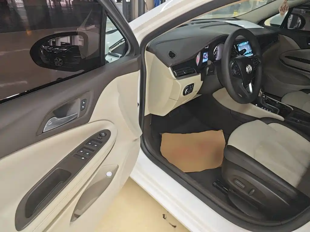 Buick Verano — миниатюра 16