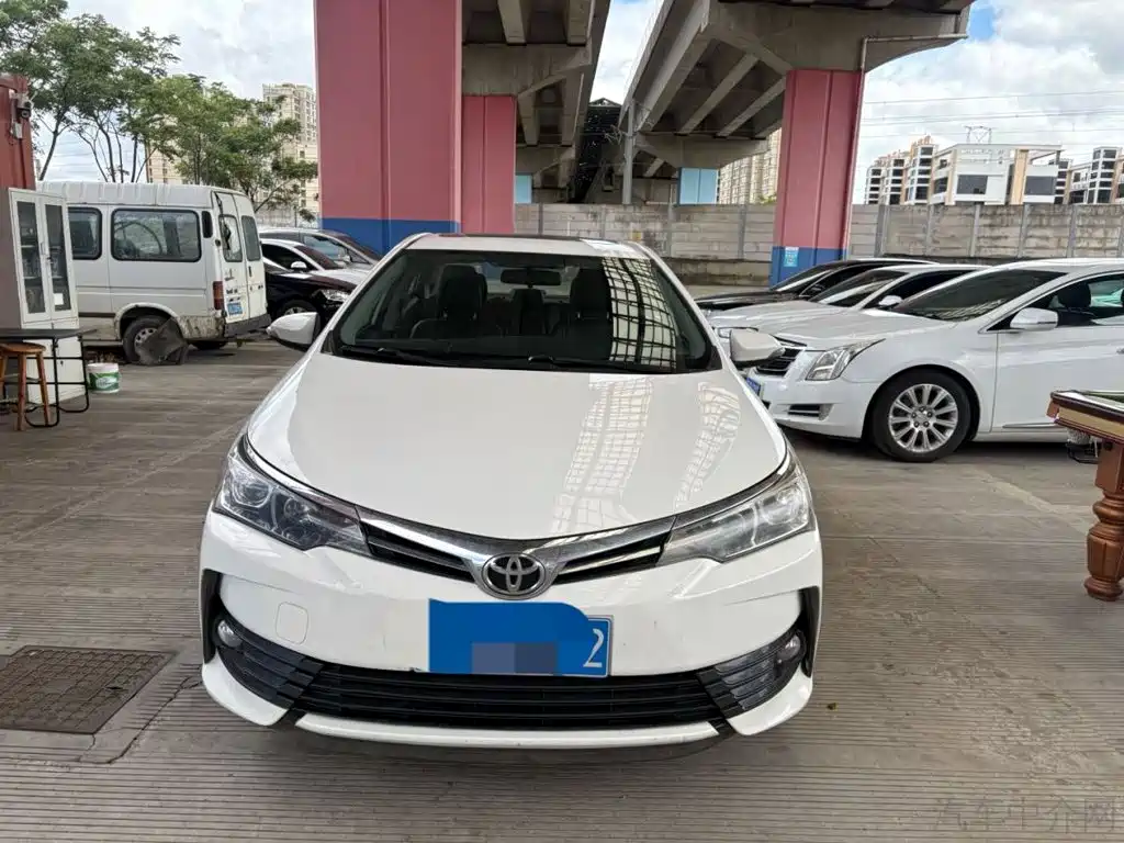 Toyota Corolla - фото 2