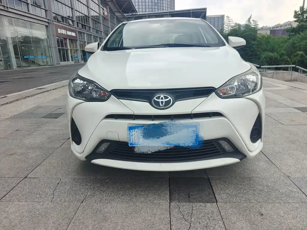 Toyota Yaris L — миниатюра 5