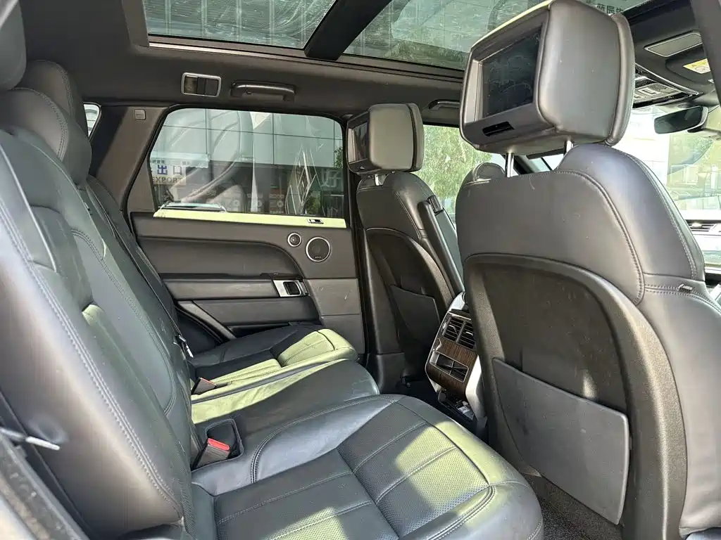 Land Rover Sport PHEV — миниатюра 8