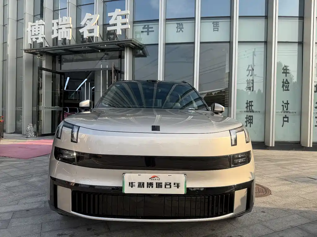 Lynk & Co 900 2025 2.0T Ultra 6 мест