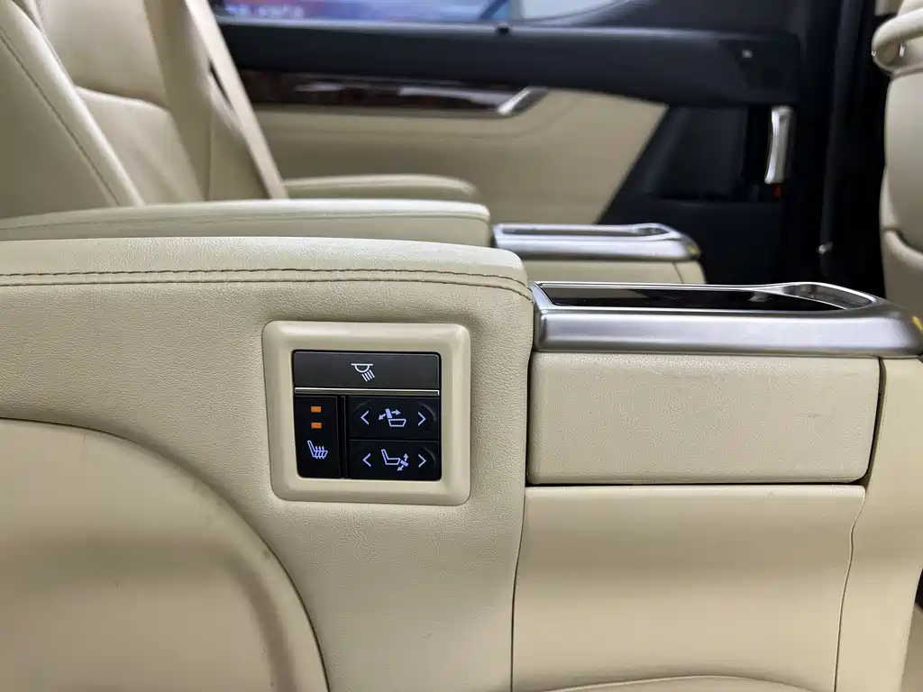 Toyota Alphard — фотографии объявления, Фото 26