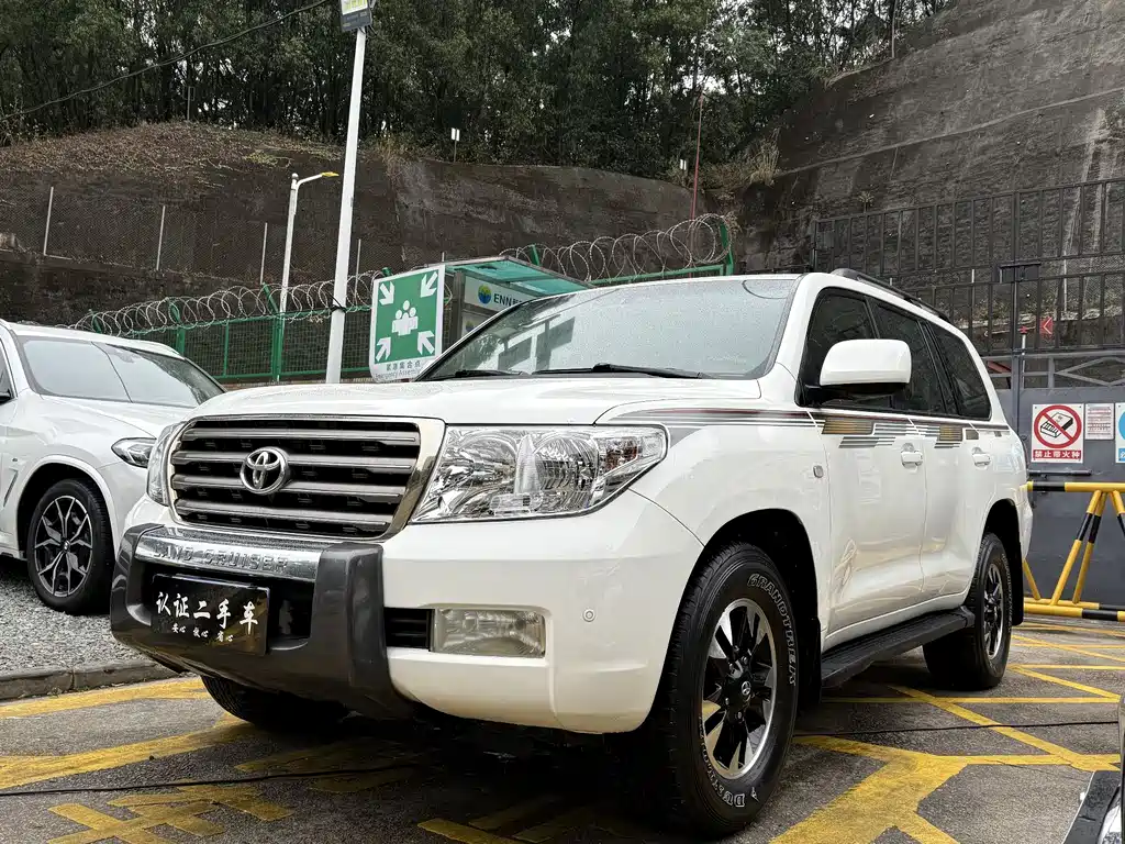 Toyota Land Cruiser 2010