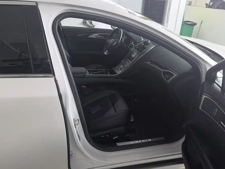 Lincoln MKZ — миниатюра 8