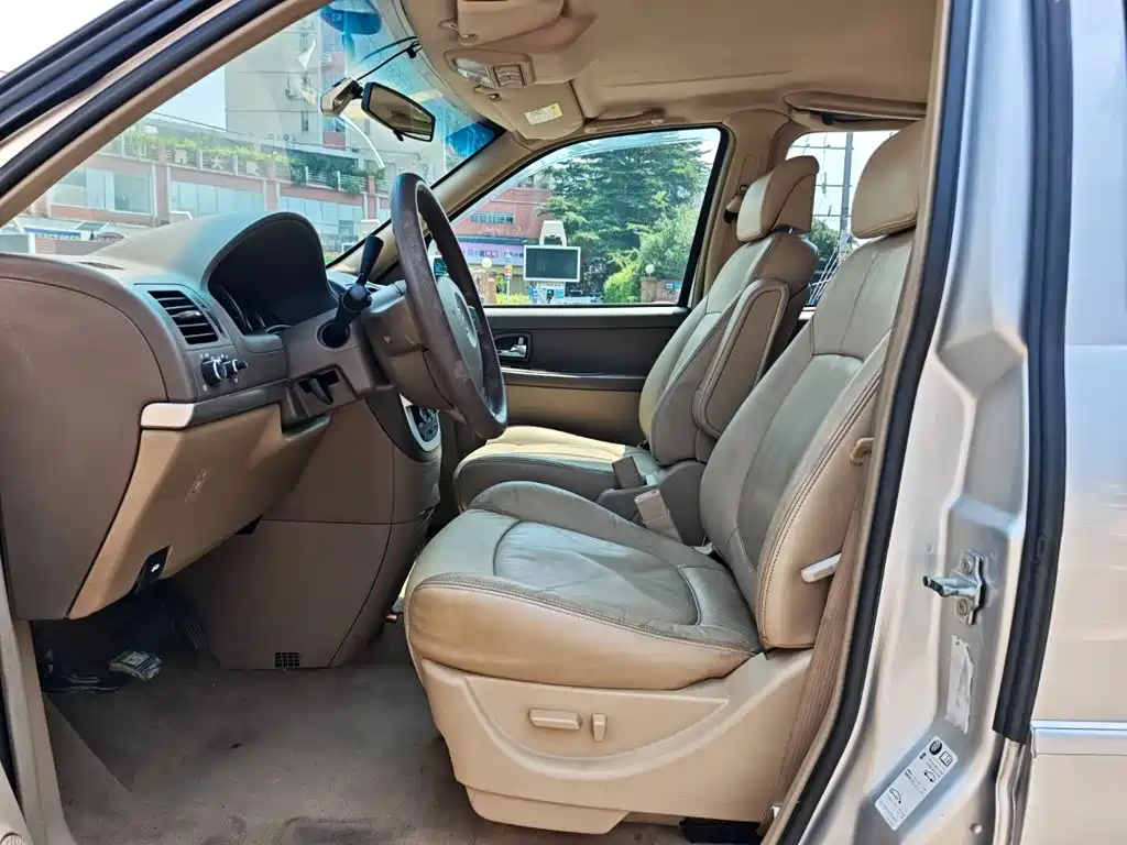 Buick GL8 — миниатюра 11