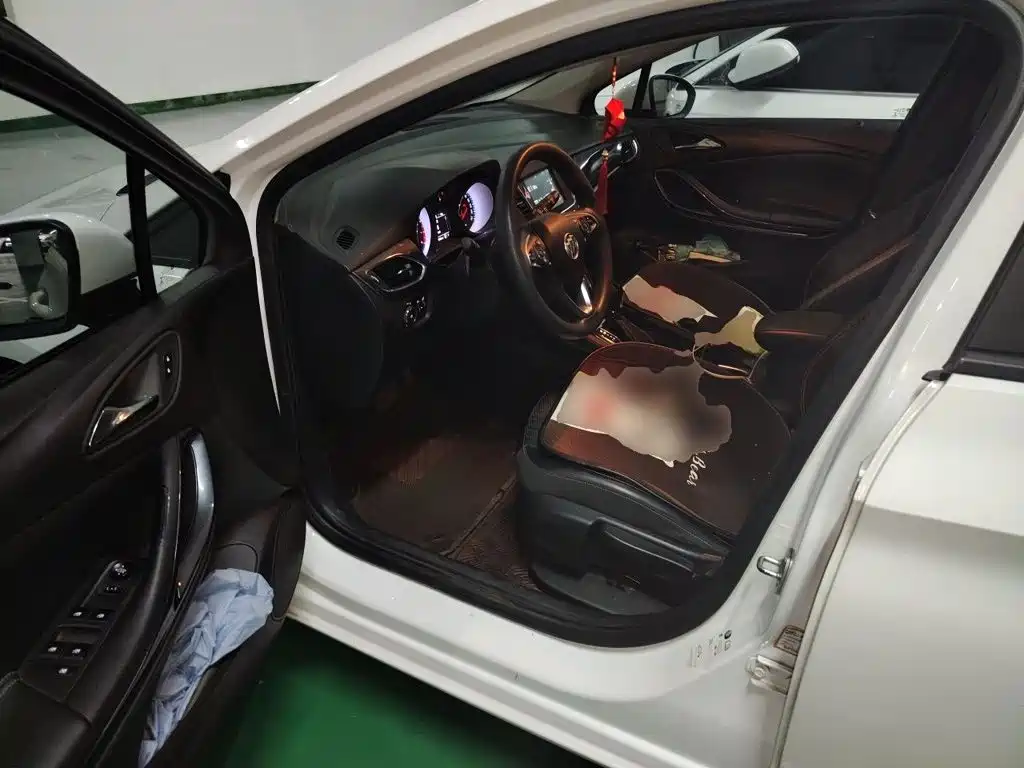 Buick Verano — миниатюра 12