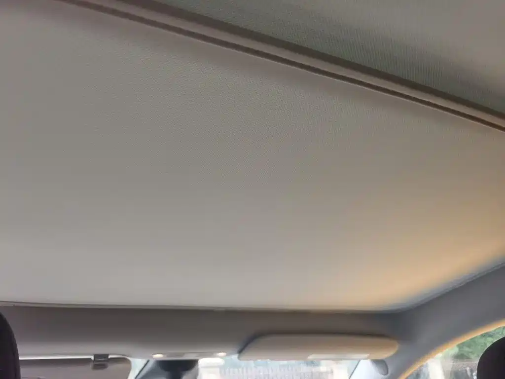 Tesla Model Y — миниатюра 14