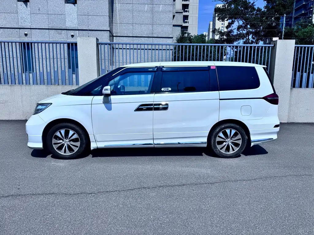 Honda Elysion 2.4L VTi Luxury Edition, фото 3
