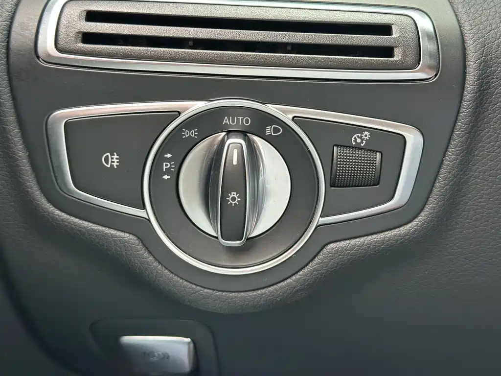 Mercedes-Benz C-Class — миниатюра 19