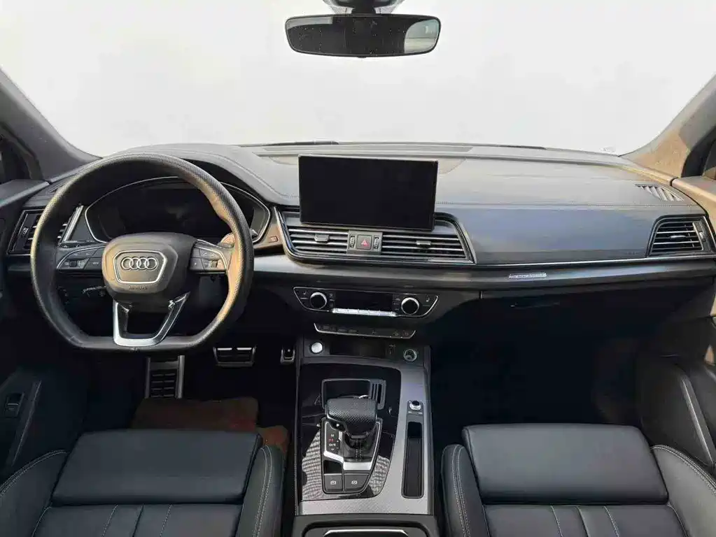 Audi Q5L 2025 45 40 TFSI Luxury