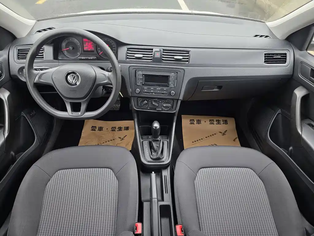 Volkswagen Santana — миниатюра 9
