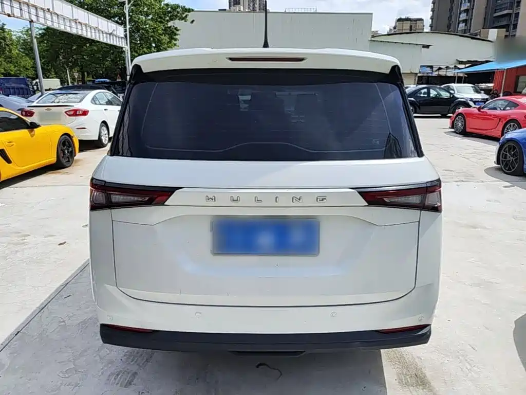 Wuling Jiachen 2022 1.5L MT Elite