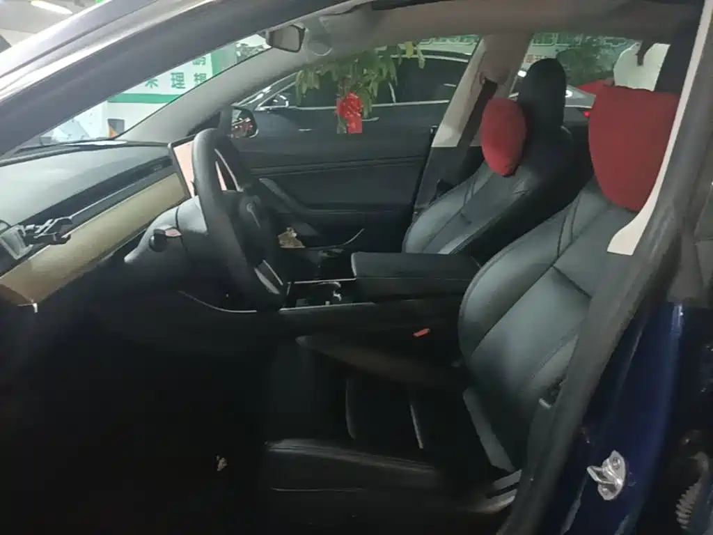 Tesla Model 3 — миниатюра 15