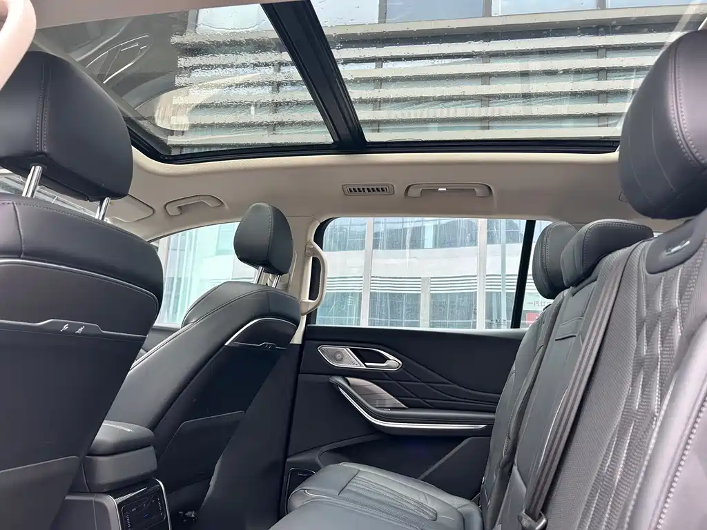 Hongqi HS7 PHEV 2024 2.0T PHEV 7 мест
