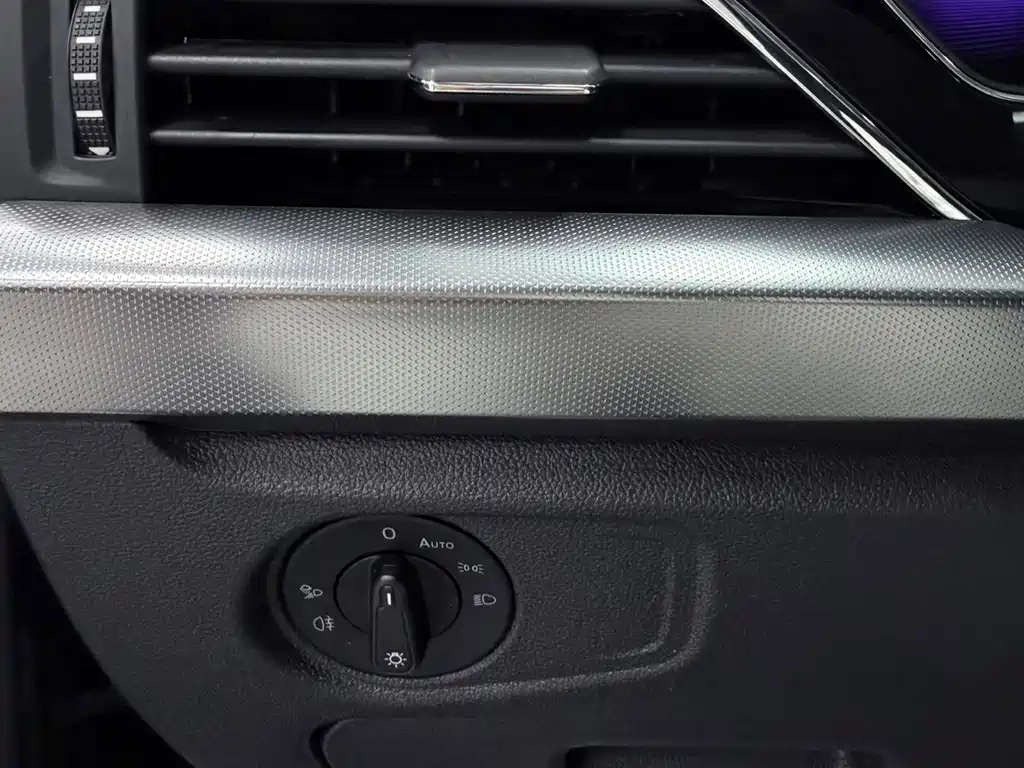 Volkswagen Passat 2023 280TSI Elite