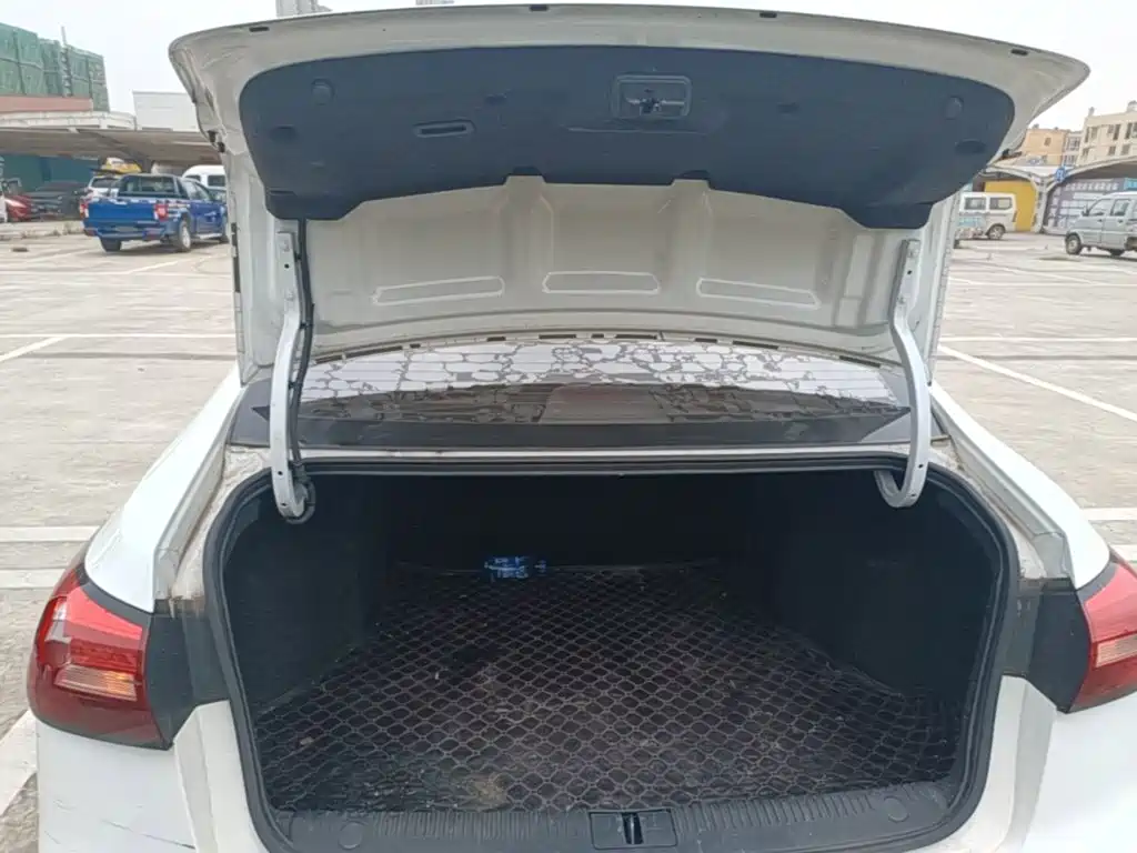 Roewe 360 — миниатюра 19