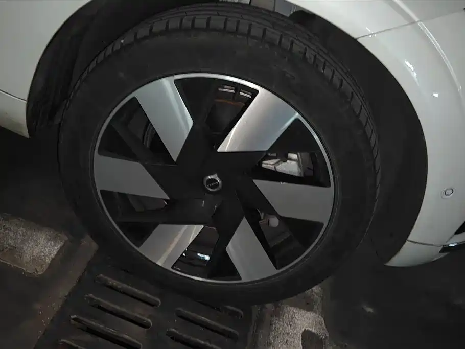 VOLVO XC60 PLUG IN HYBRID