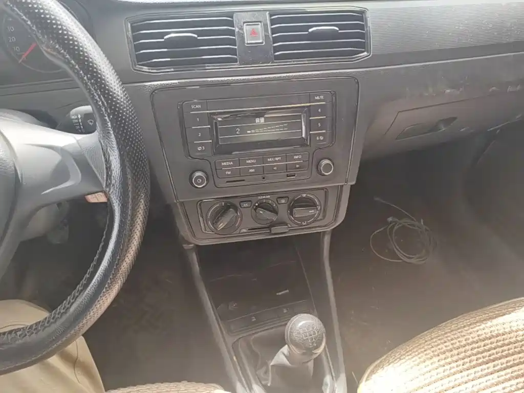 Volkswagen Santana — миниатюра 18