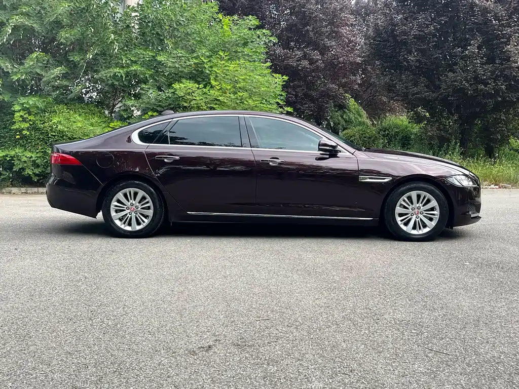 Jaguar XFL — миниатюра 7