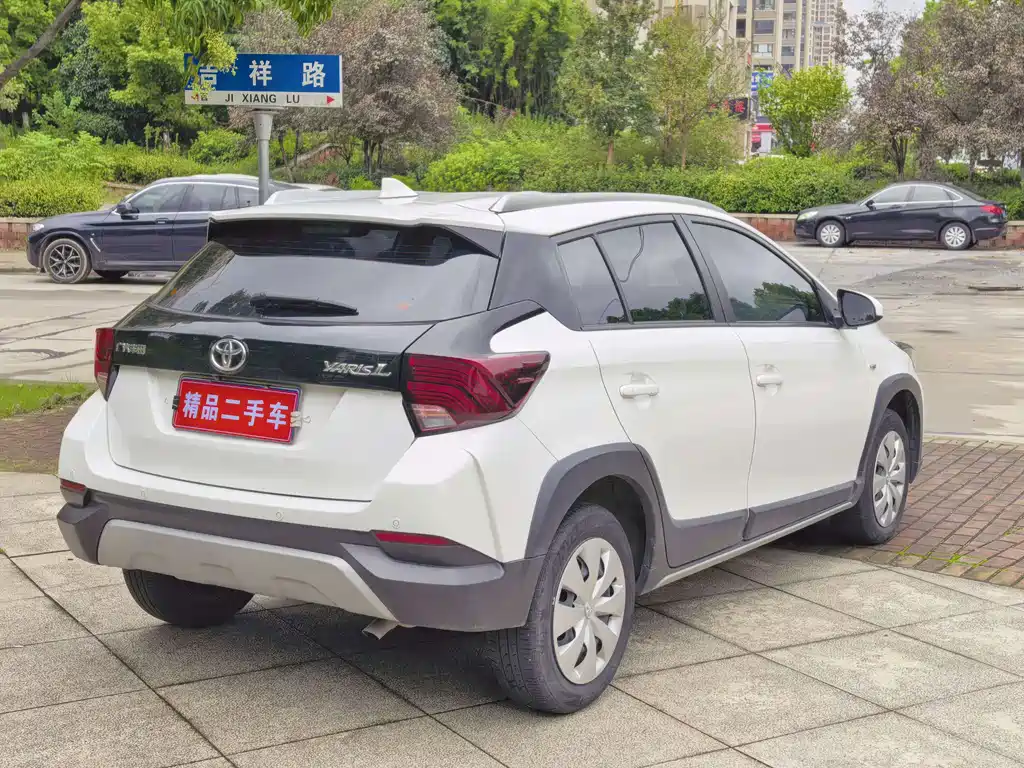 Toyota Yaris L — миниатюра 9