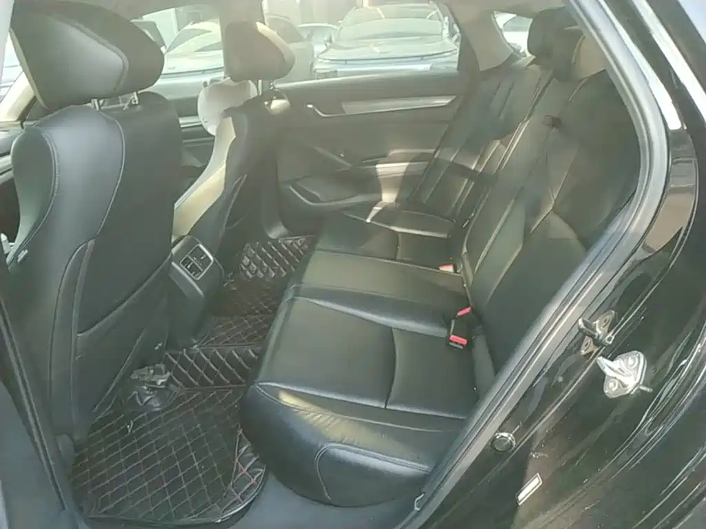 Honda Accord — миниатюра 17