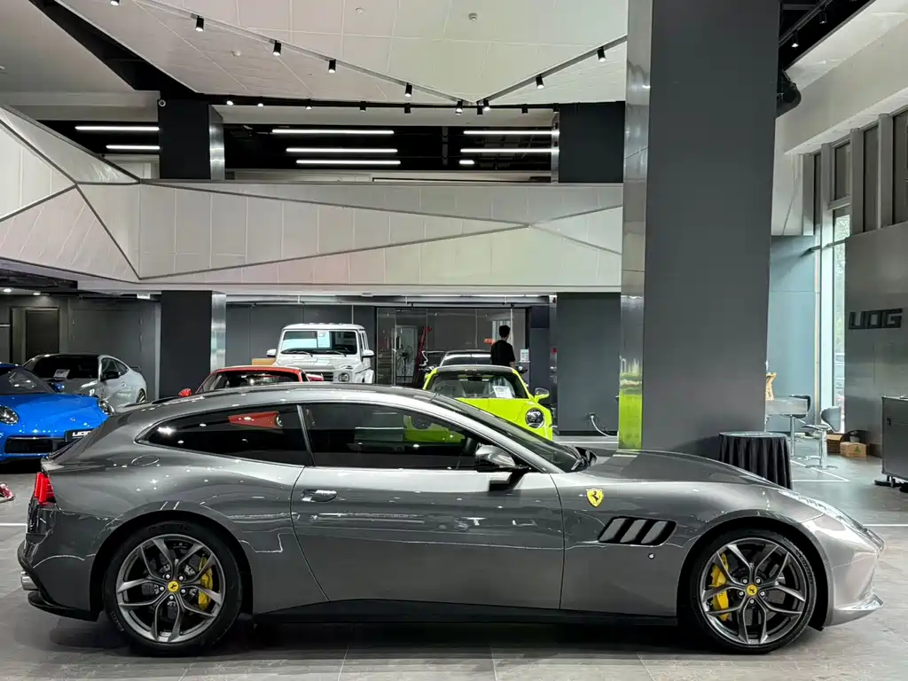 Ferrari GTC4Lusso — миниатюра 5