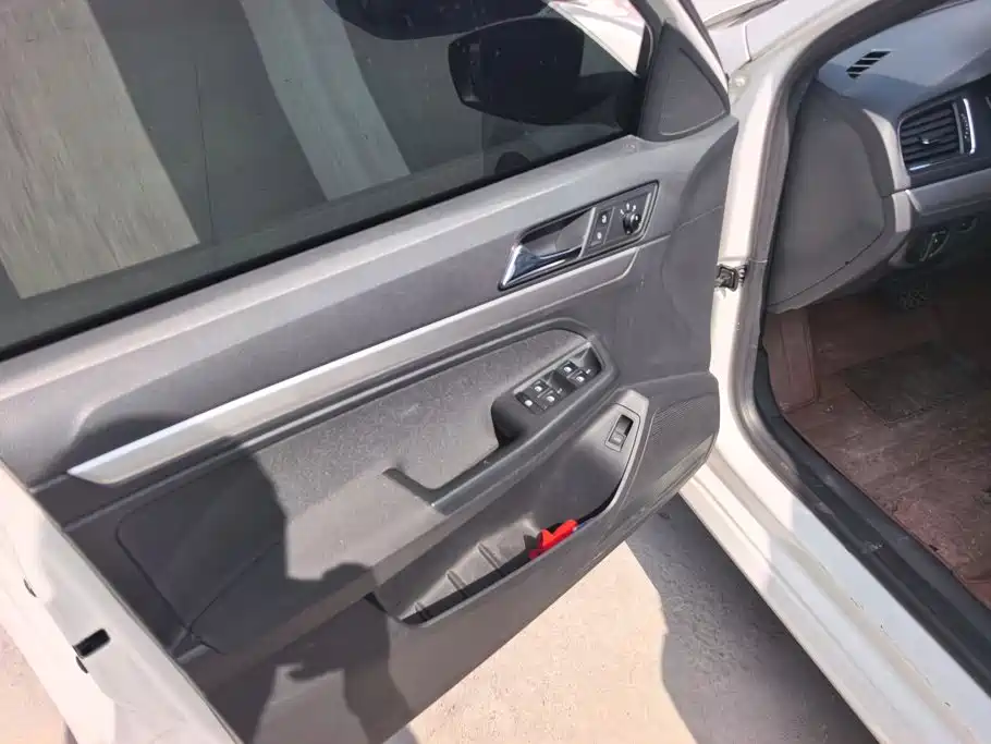 Volkswagen Lavida — миниатюра 7