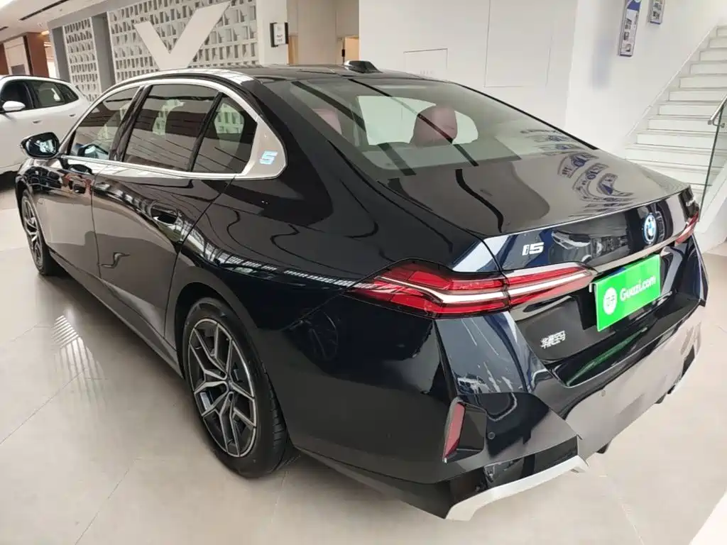 BMW i5 — миниатюра 5