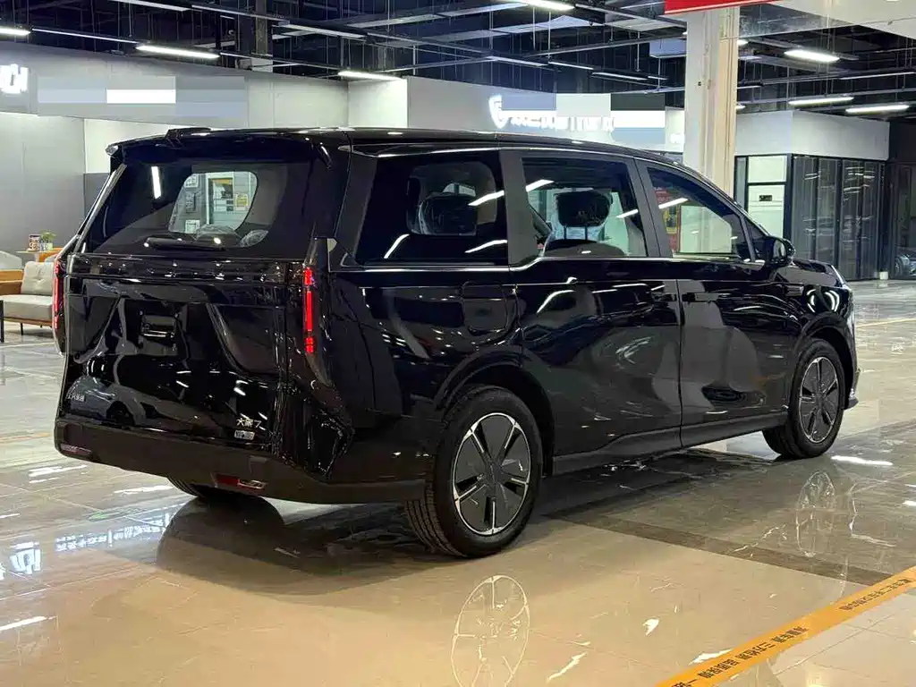 SAIC MAXUS EVERYONE 7