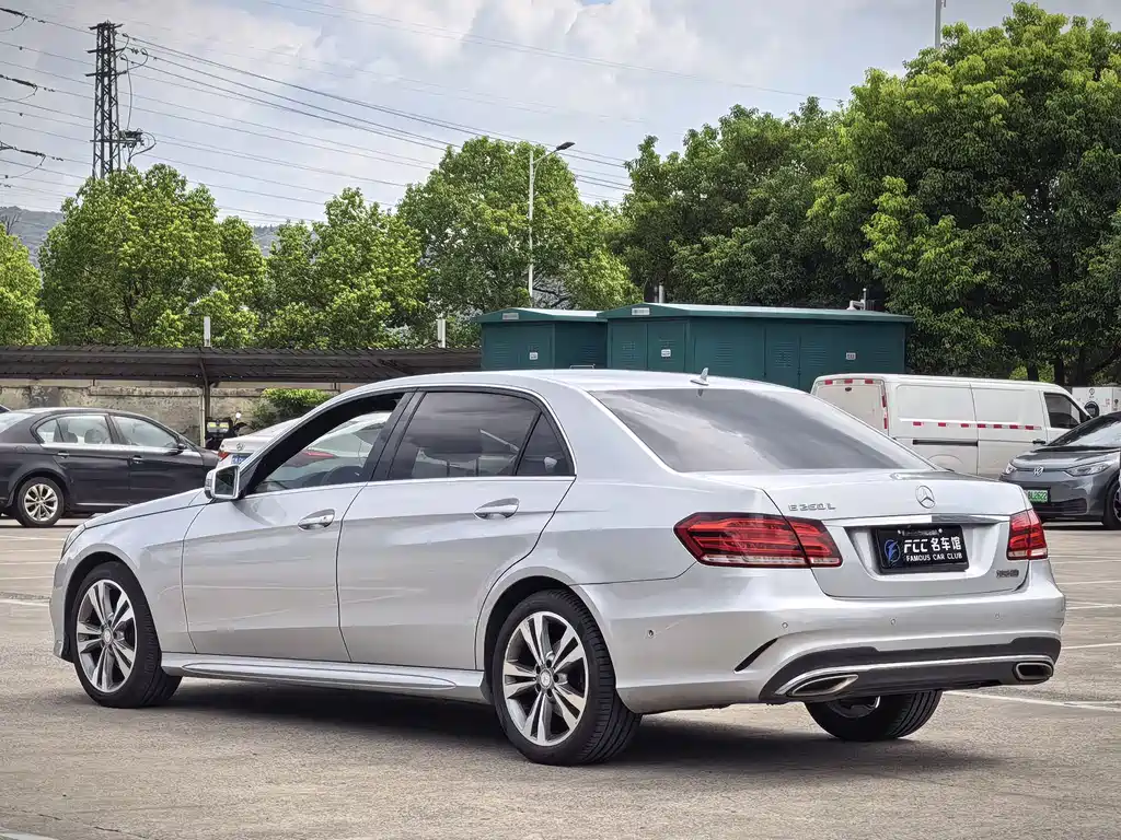 Mercedes-Benz E-Class — миниатюра 6