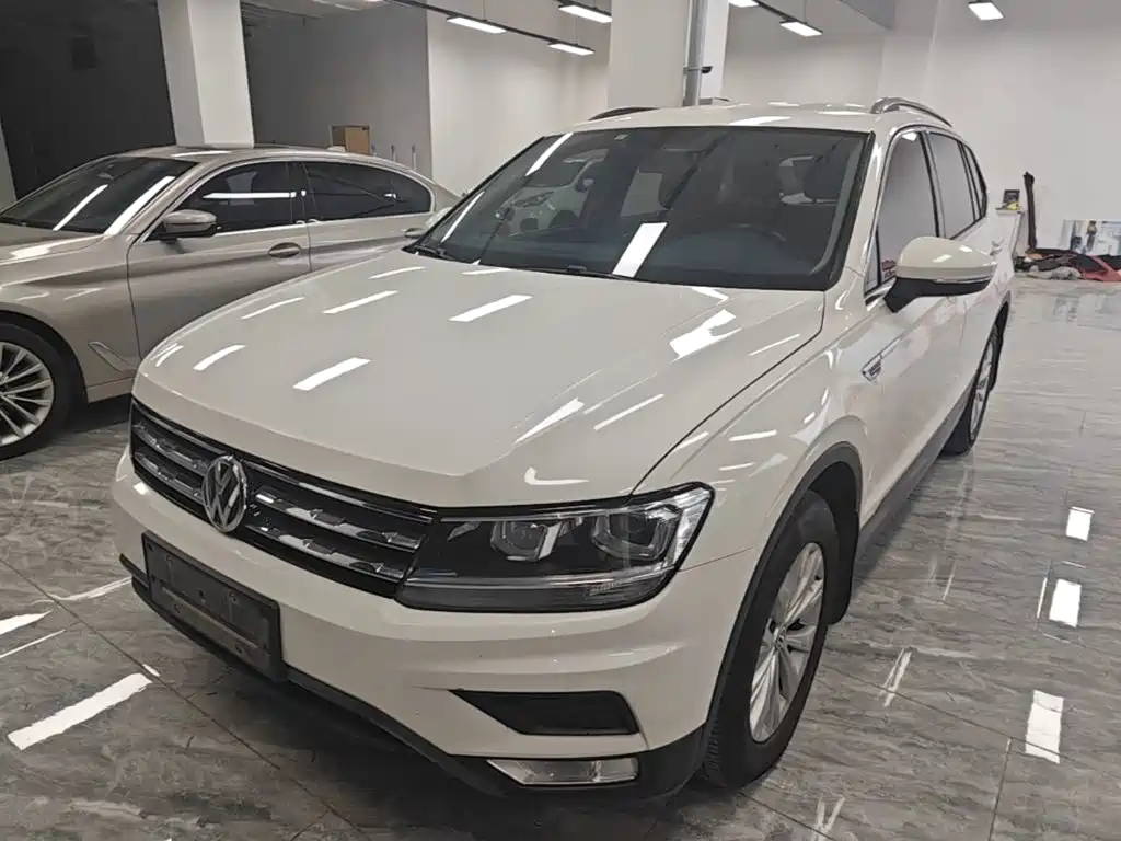 Volkswagen Tiguan L — миниатюра 2