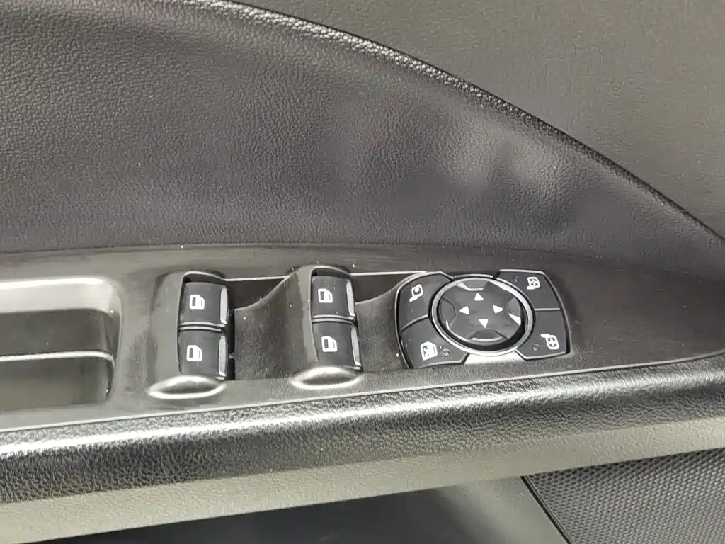 Ford Mondeo — миниатюра 9