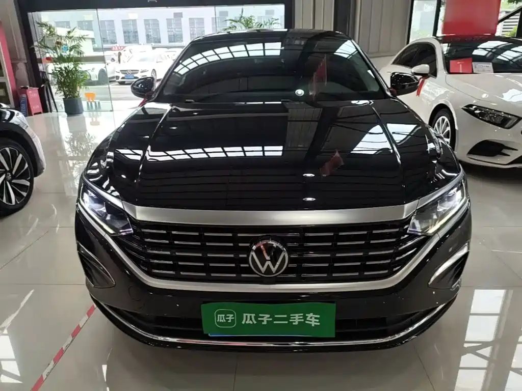 Volkswagen Passat 2025 380TSI