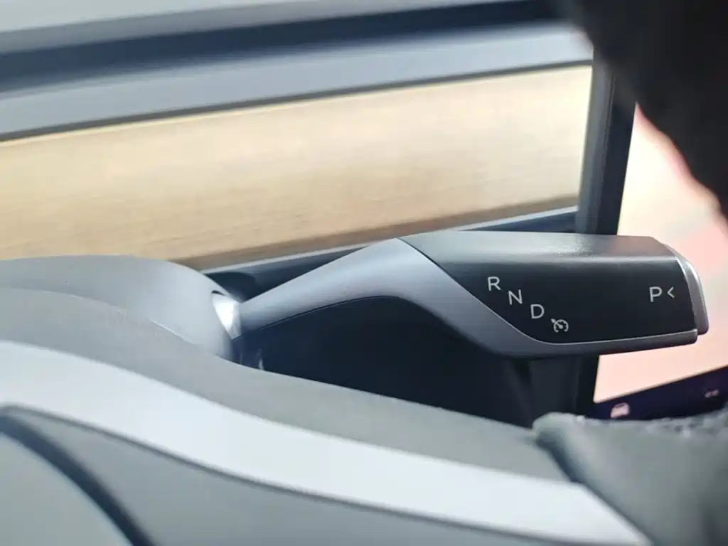 Tesla Model 3 — миниатюра 14