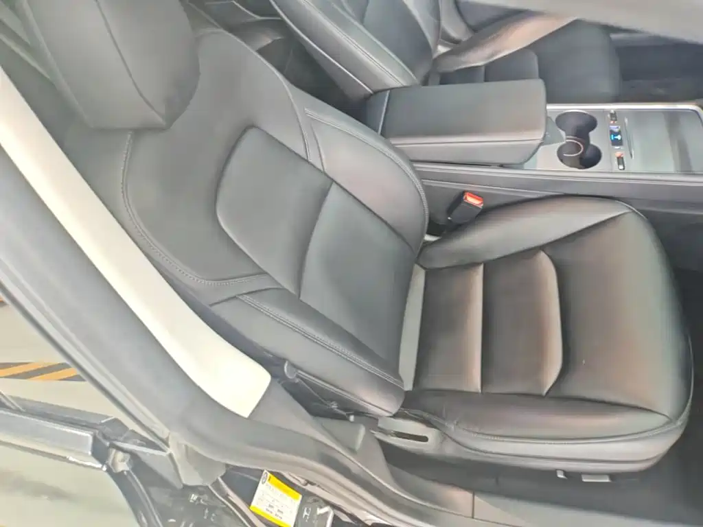 Tesla Model 3 — миниатюра 25