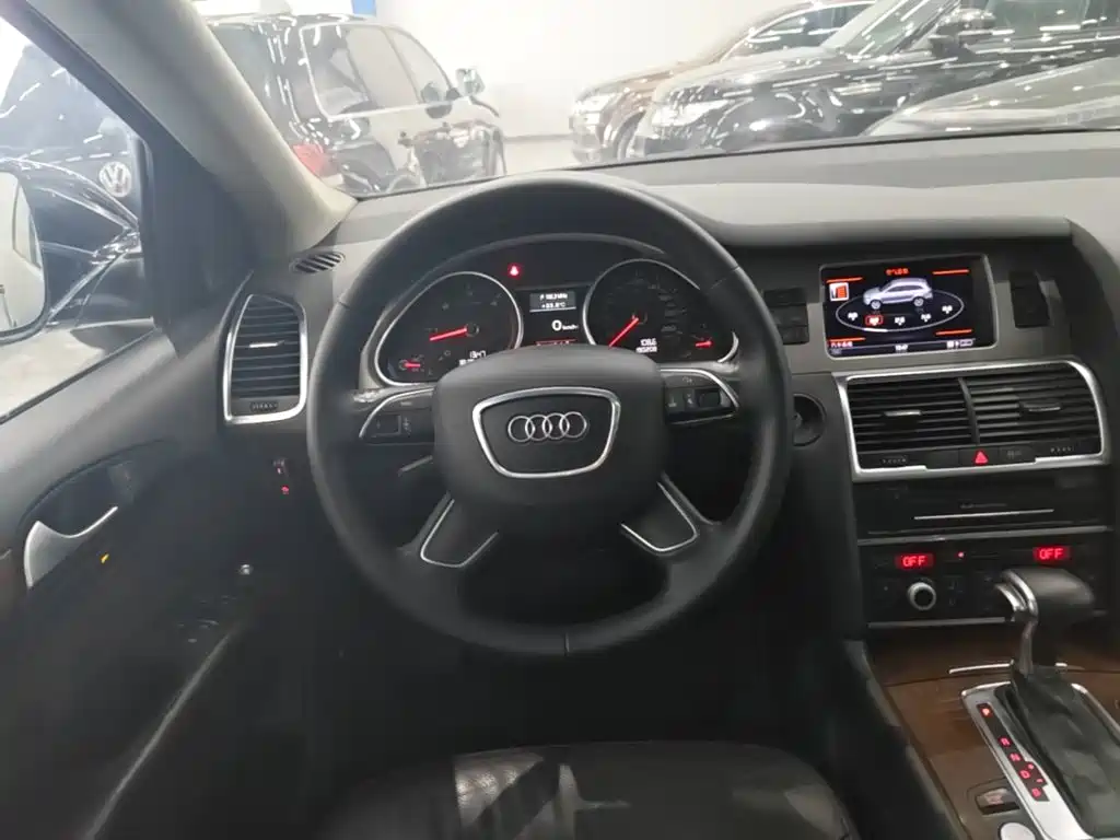 Audi Q7 — миниатюра 11
