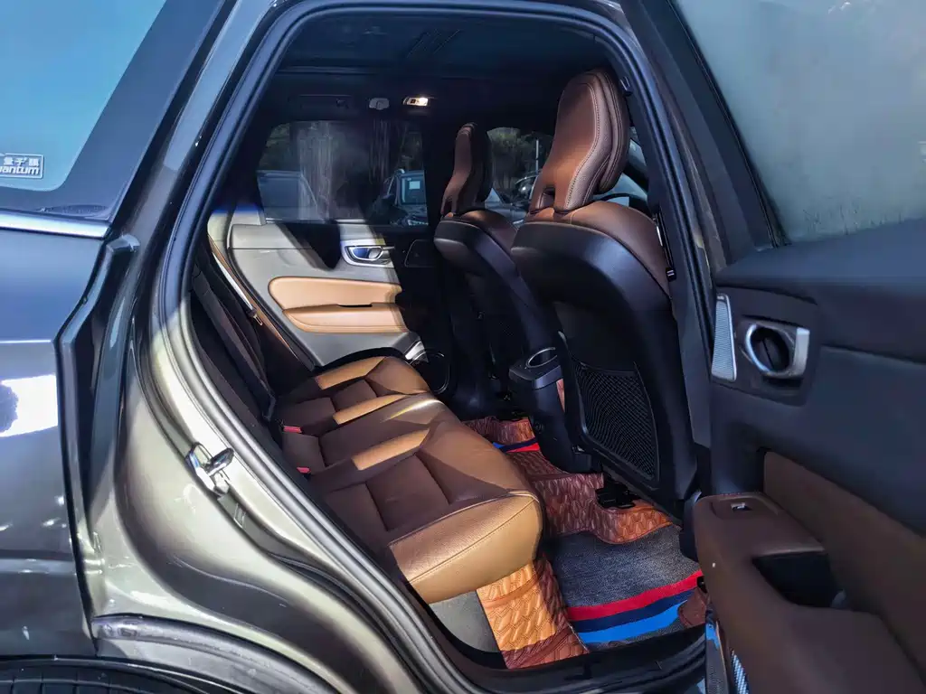 Volvo XC60 — миниатюра 11