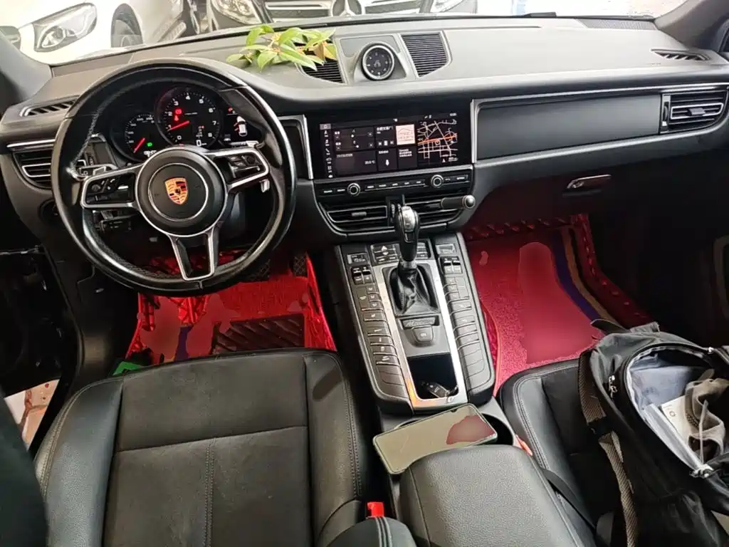 Porsche Macan — миниатюра 10