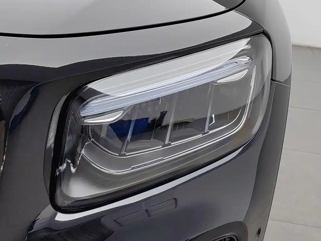 Mercedes-Benz GLB — миниатюра 7