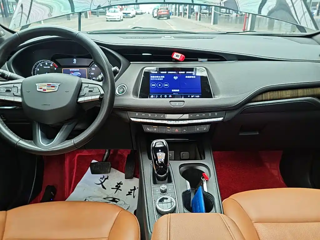 Cadillac XT4 — миниатюра 13