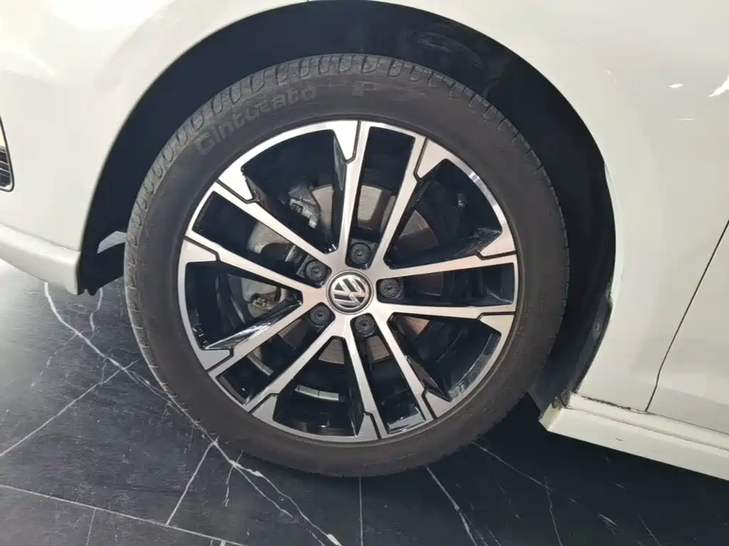 Volkswagen Golf — миниатюра 23