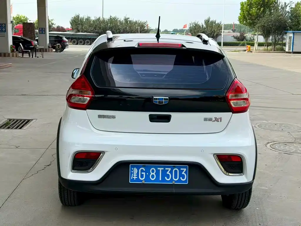 Geely Vision X1 — миниатюра 5