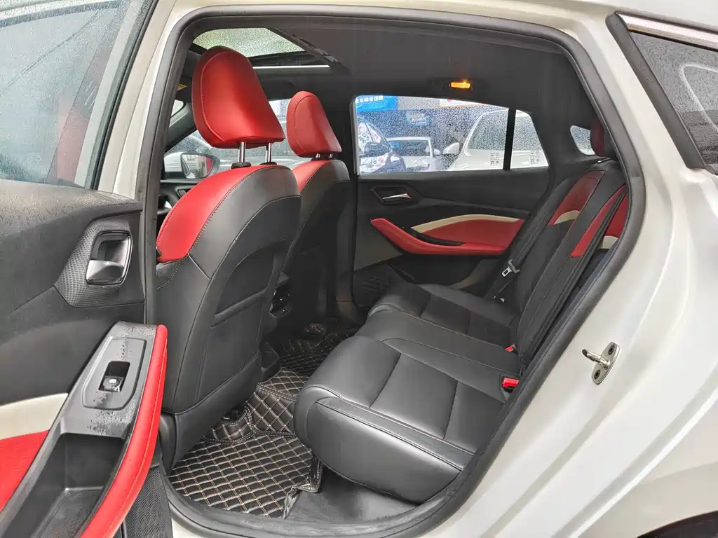 MG MG5 — миниатюра 7