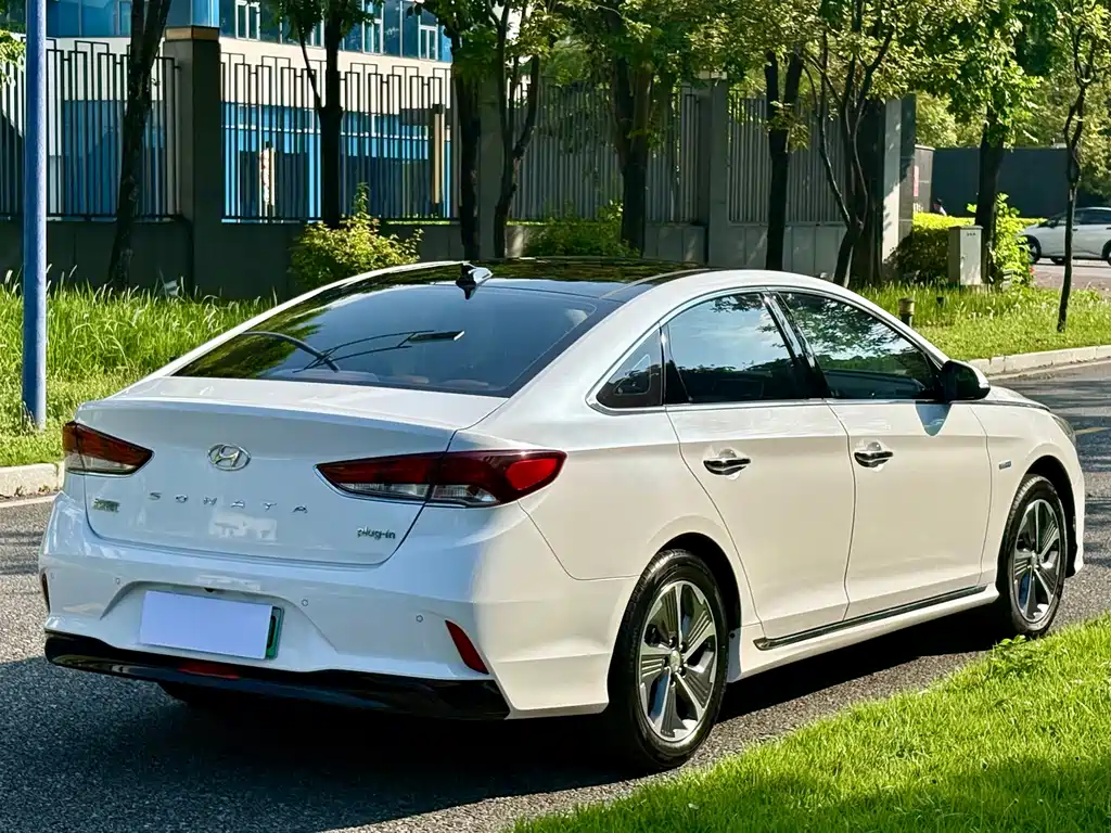 Hyundai Sonata PHEV — миниатюра 6