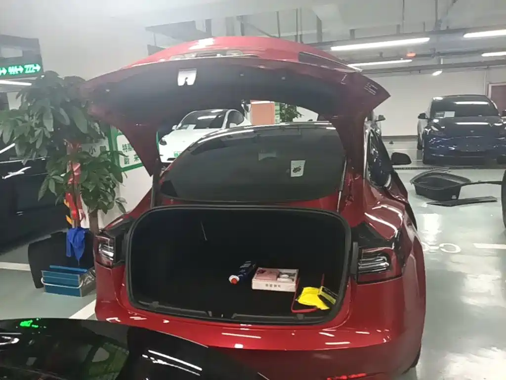 Tesla Model 3 — миниатюра 15