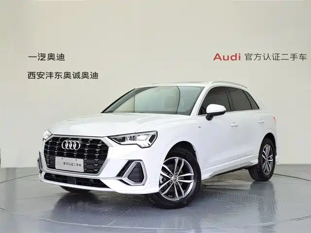 AUDI Q3 2021