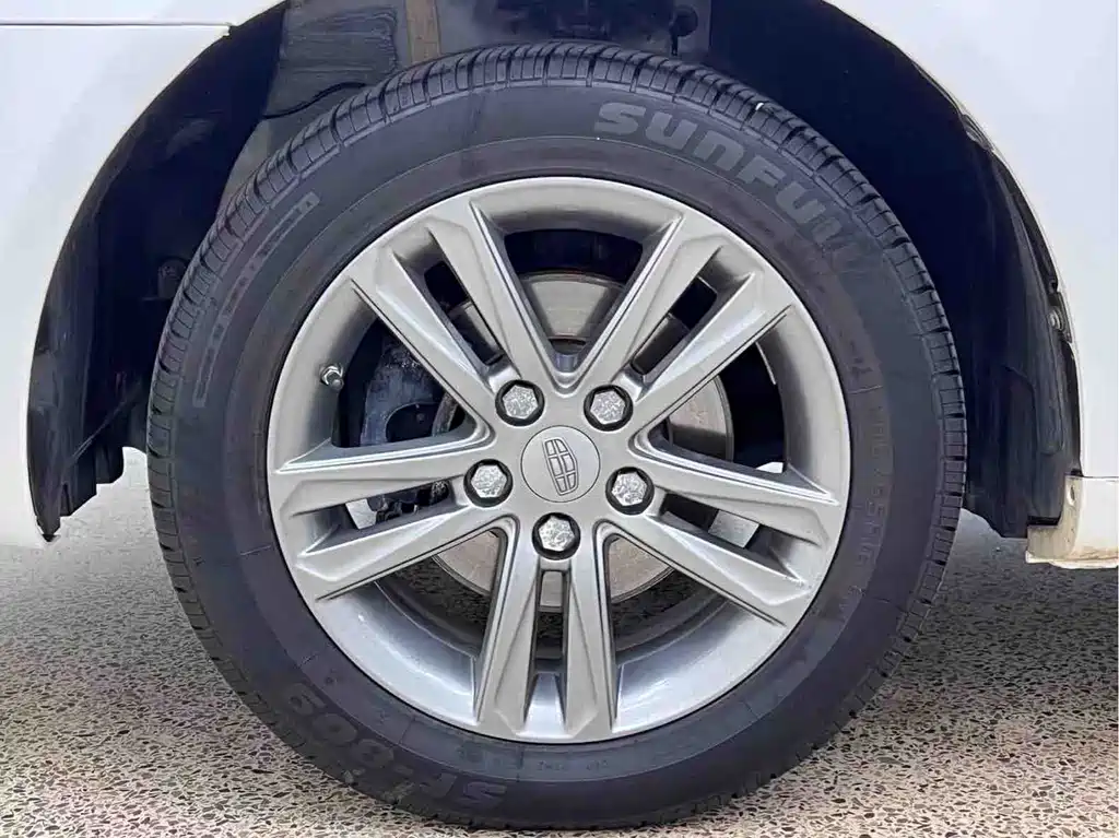 Geely Emgrand 2017 1.5L MT